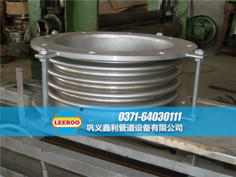 大口徑波紋<a href=http://www.wanfengkj.cn target=_blank class=infotextkey>補(bǔ)償器</a>車間圖